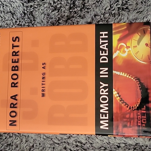 Nora Roberts hardback book Memory in Death